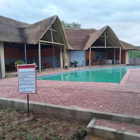 Nkanga Hotel Kasane Extérieur photo
