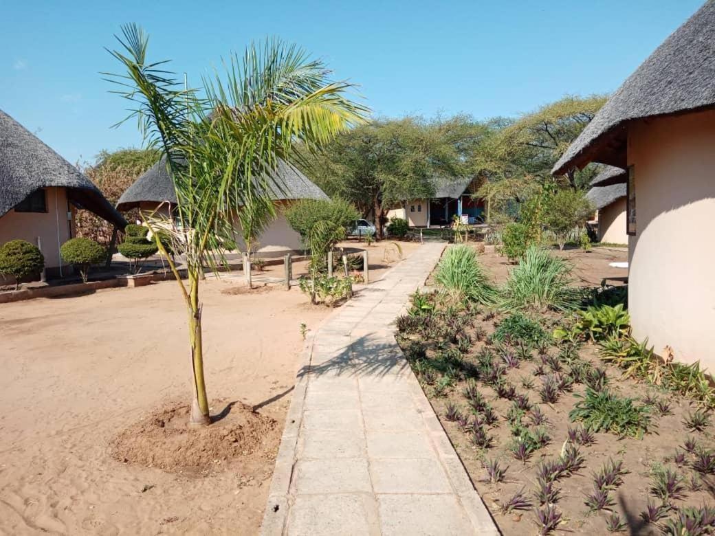 Nkanga Hotel Kasane Extérieur photo