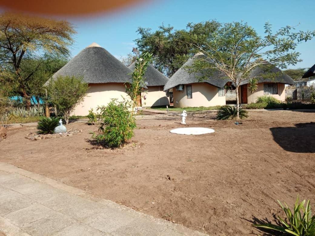 Nkanga Hotel Kasane Extérieur photo