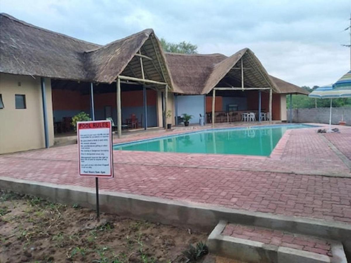 Nkanga Hotel Kasane Extérieur photo