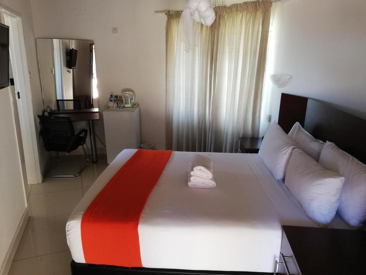 Nkanga Hotel Kasane Extérieur photo
