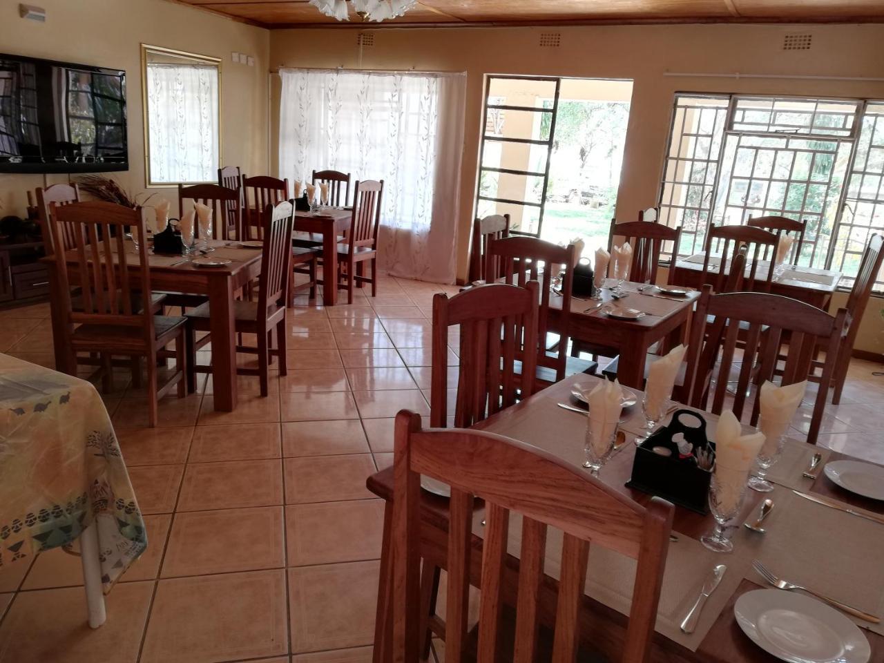 Nkanga Hotel Kasane Extérieur photo