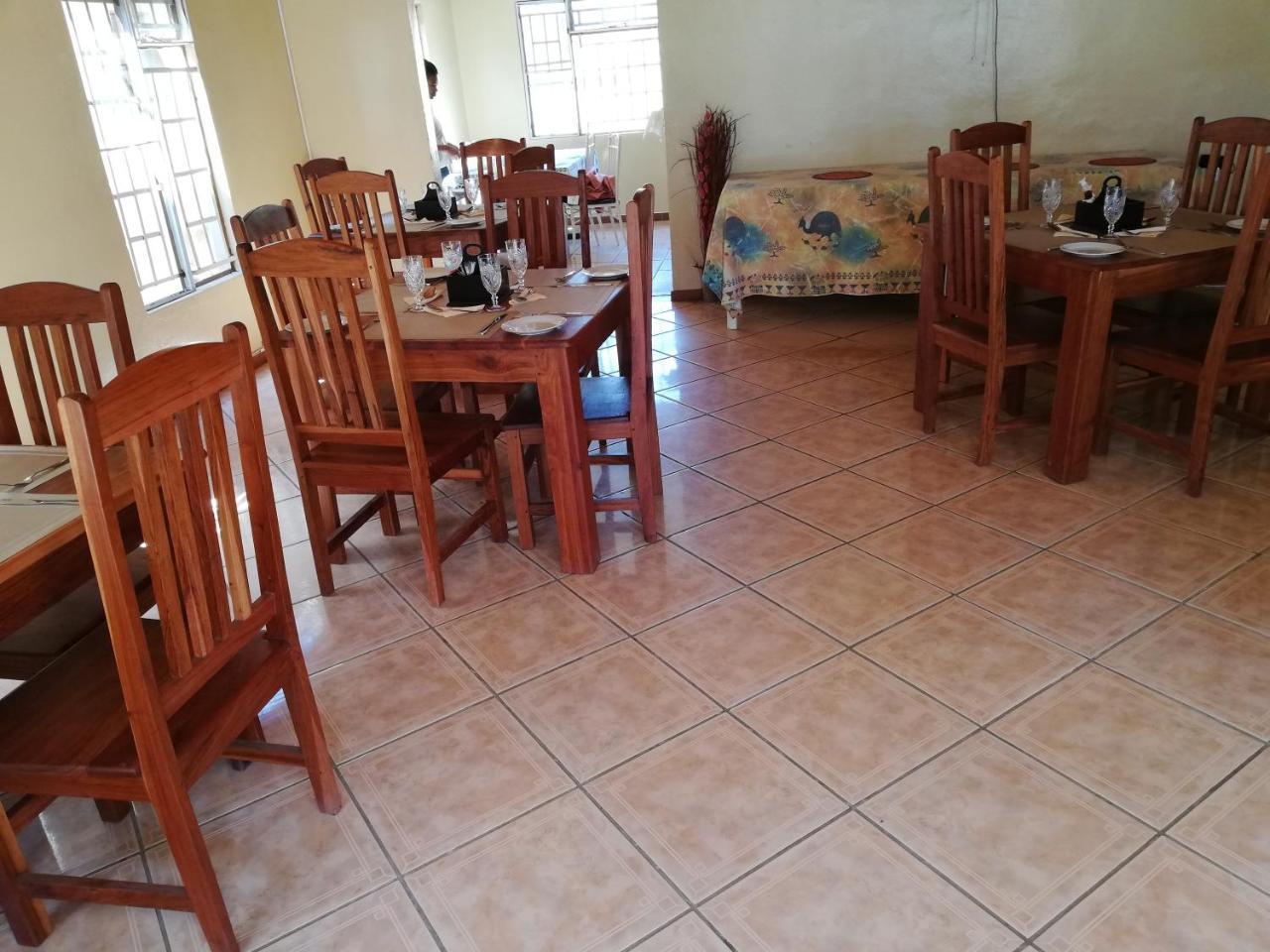 Nkanga Hotel Kasane Extérieur photo