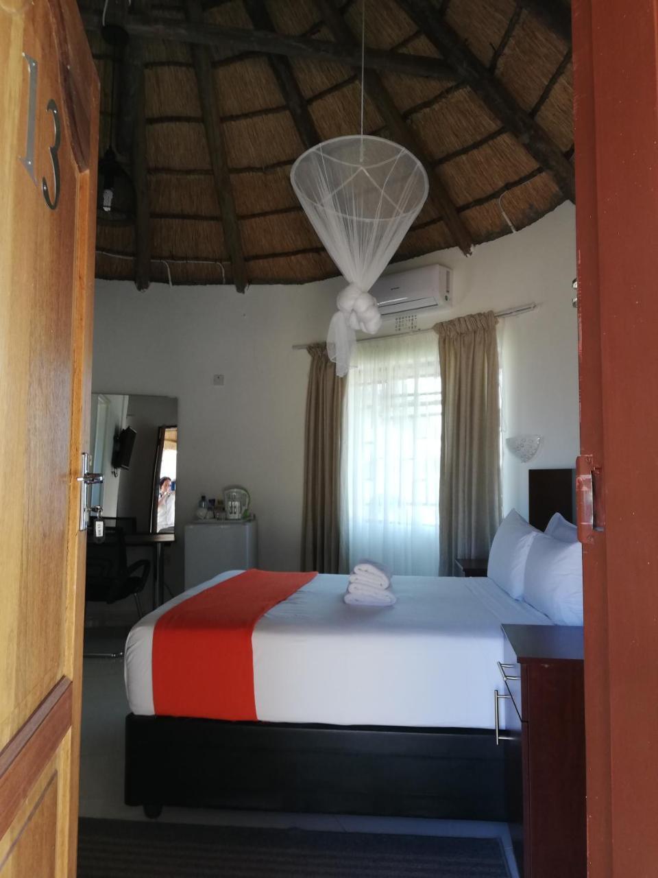 Nkanga Hotel Kasane Extérieur photo